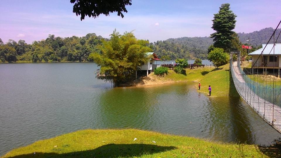 mancing di tepi chalet