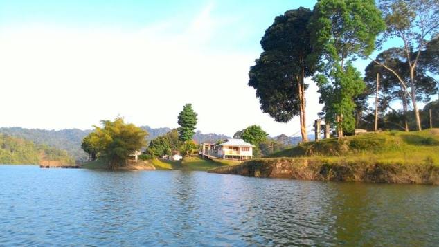 view chalet dari tasik
